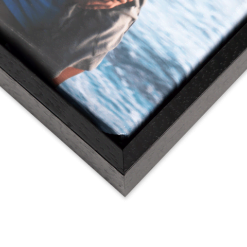 Je canvas wordt ingelijst geleverd in een baklijst van hout Je canvas wordt ingelijst geleverd in een baklijst