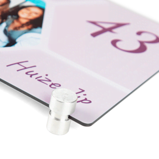 Huisnummerbord met naam