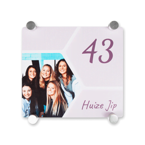 Huisnummerbord met ontwerp Huisnummerbord met ontwerp